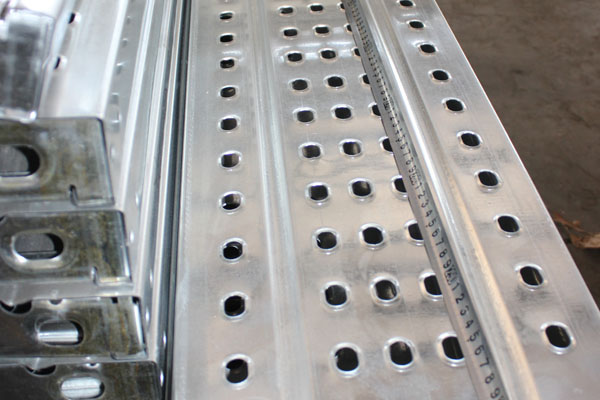 鋼跳板與木質(zhì)跳板有什么區(qū)別